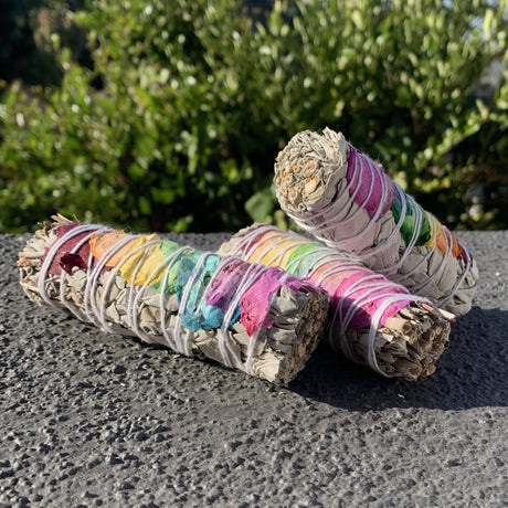 4" 7 Chakra White Sage Smudge Stick (7 Color Rose Petals) - Magick Magick.com