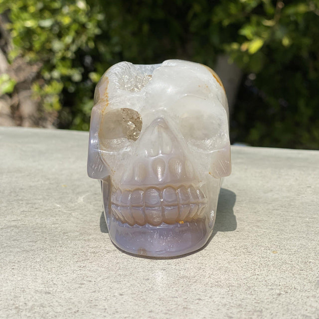 Natural Agate Hand Carved Geode Skull - 1.48 lbs (4.5 x 3 x 3 inches) - Magick Magick.com