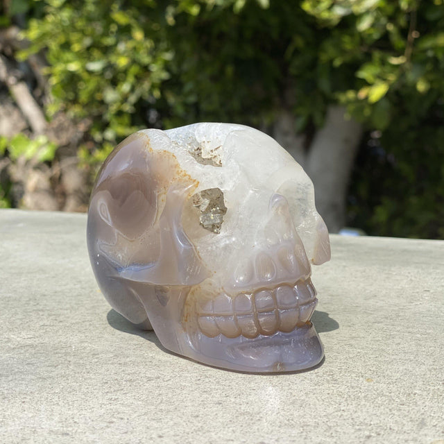 Natural Agate Hand Carved Geode Skull - 1.48 lbs (4.5 x 3 x 3 inches) - Magick Magick.com